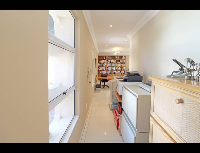 140M² OFFICE TO LET IN VICTORY PARK